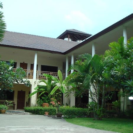 Baan Pitcha บ้านพิชชา Ламай Бийч Екстериор снимка