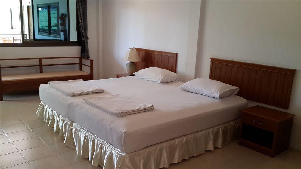 Baan Pitcha บ้านพิชชา Ламай Бийч Екстериор снимка