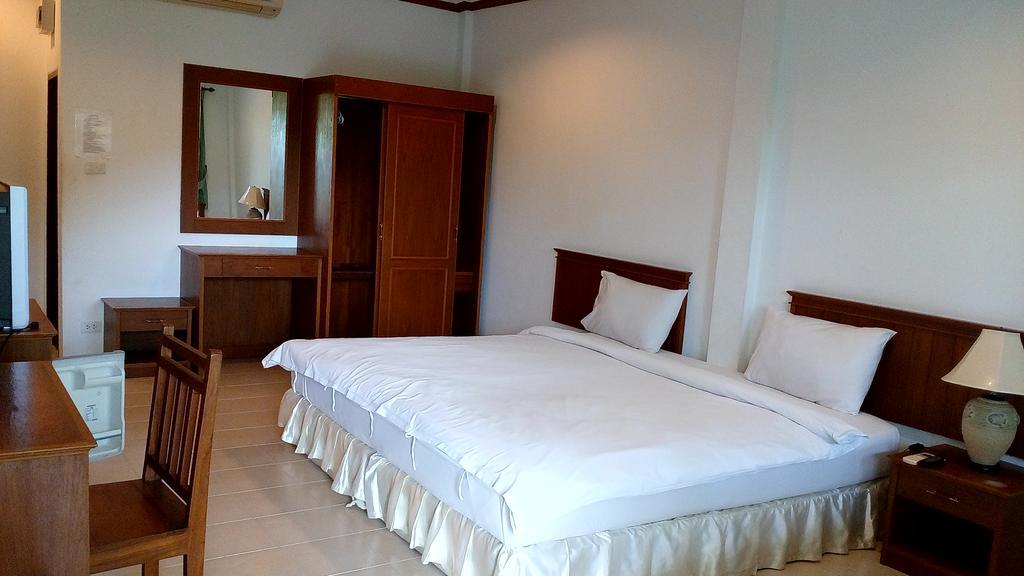 Baan Pitcha บ้านพิชชา Ламай Бийч Екстериор снимка