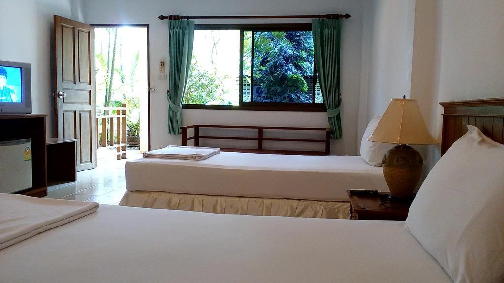 Baan Pitcha บ้านพิชชา Ламай Бийч Екстериор снимка