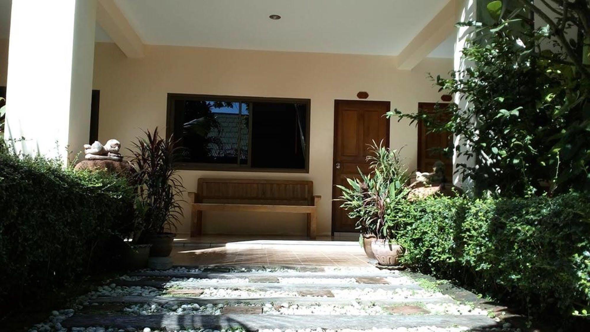 Baan Pitcha บ้านพิชชา Ламай Бийч Екстериор снимка