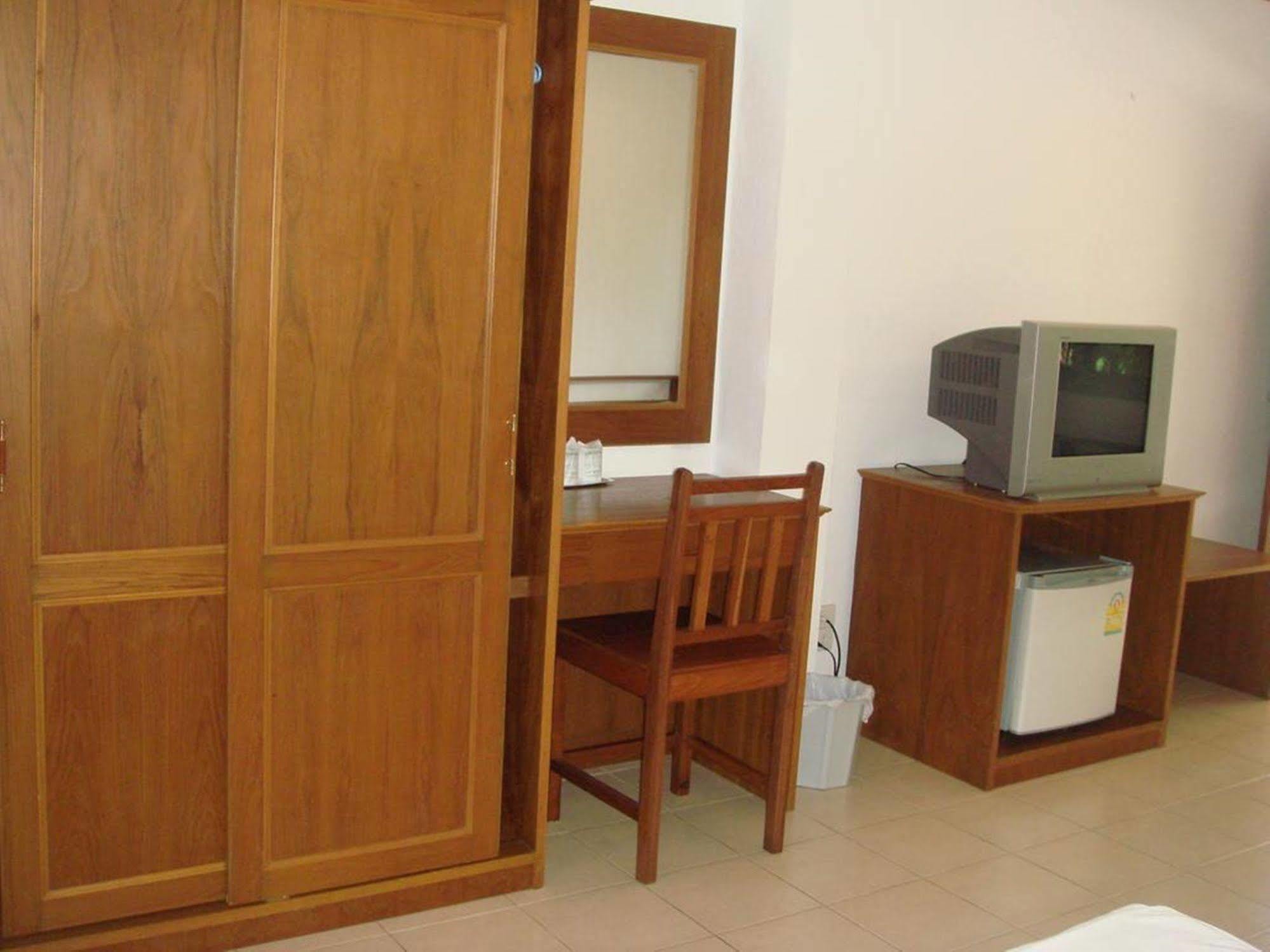 Baan Pitcha บ้านพิชชา Ламай Бийч Екстериор снимка
