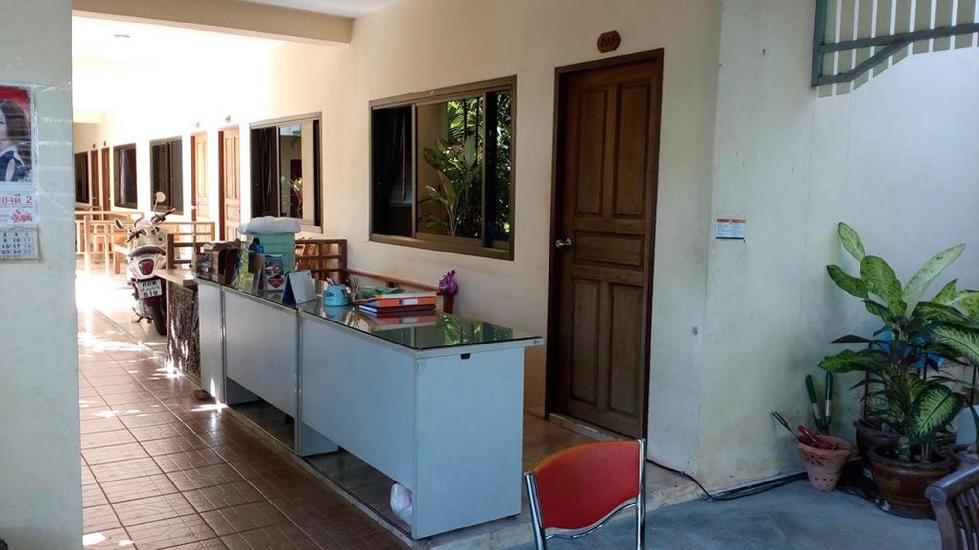Baan Pitcha บ้านพิชชา Ламай Бийч Екстериор снимка