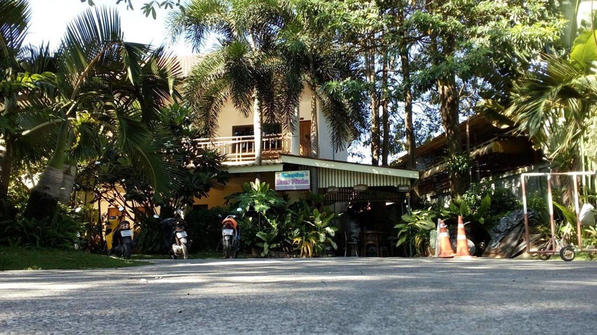 Baan Pitcha บ้านพิชชา Ламай Бийч Екстериор снимка
